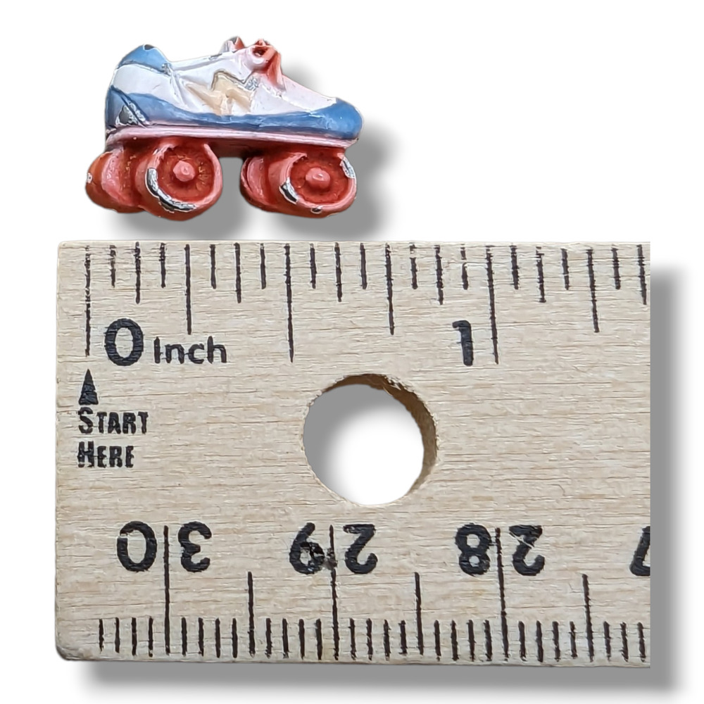 Roller Skate Lightning Bolt Blue White Red Wheels Vintage Hat Lapel Pin - Picture 2 of 4